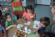 Cuineres fam una jornada amb els  nens i nenes de 3 a 5 anys.